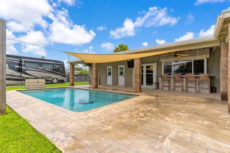 4 bedroom SingleFamilyResidence at 10360 SW 112th St, Pine Acres Sec 2, Miami — photo 4
