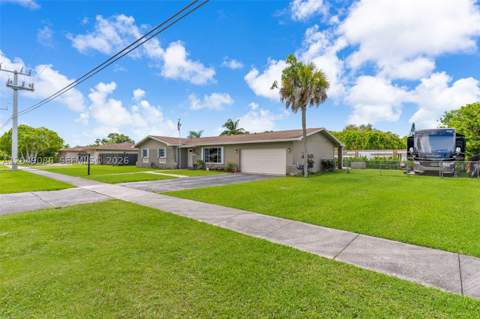 10360 SW 112th St, Miami FL - photo 7 of 35