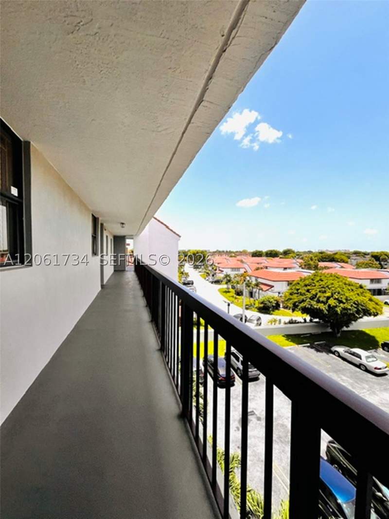 2 bedroom Condominium at 10145 NW 9th St Cir 7-505, Las Brisas Village Condo, Miami — photo 3