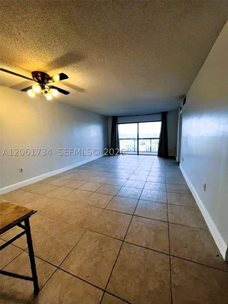 2 bedroom Condominium at 10145 NW 9th St Cir 7-505, Las Brisas Village Condo, Miami — photo 5