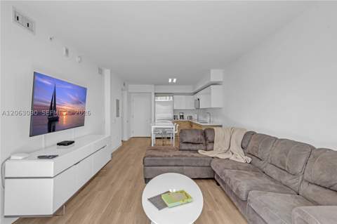 1300 Brickell Bay Dr 903, Miami FL - photo 10 of 39