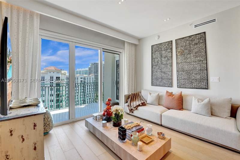 2 bedroom Condominium at 19900 E Country Club Dr Ts16, Turnberry Village So Towe, Aventura — photo 2