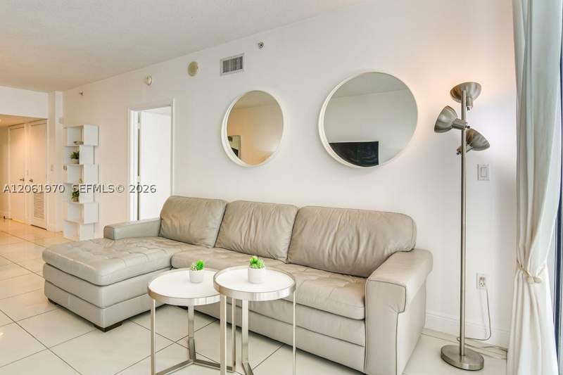1 bedroom Condominium at 1750 N Bayshore Dr 1909, Opera Tower Condo, Miami — photo 3