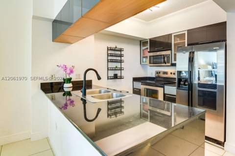 1750 N Bayshore Dr 1909, Miami FL - photo 9 of 31