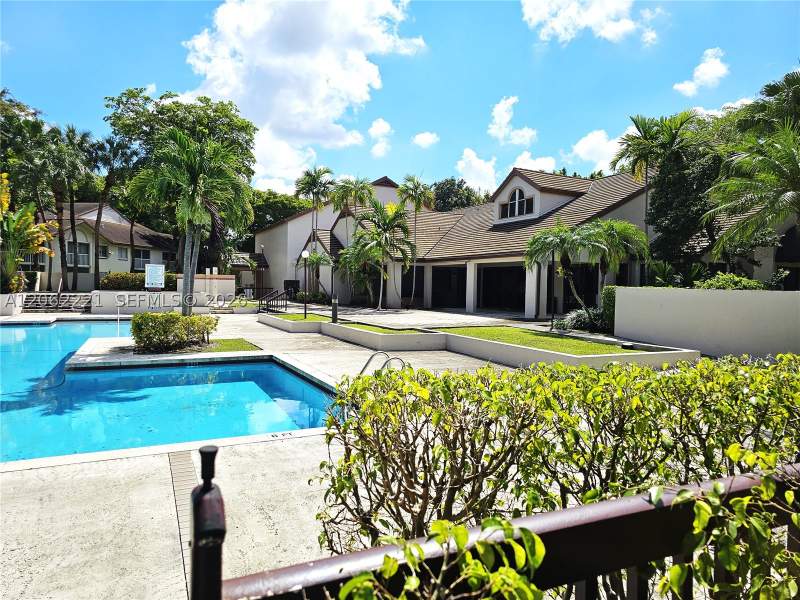 2 bedroom Condominium at 13904 SW 91st Ter 13904, Parc Vista Condo, Miami — photo 3