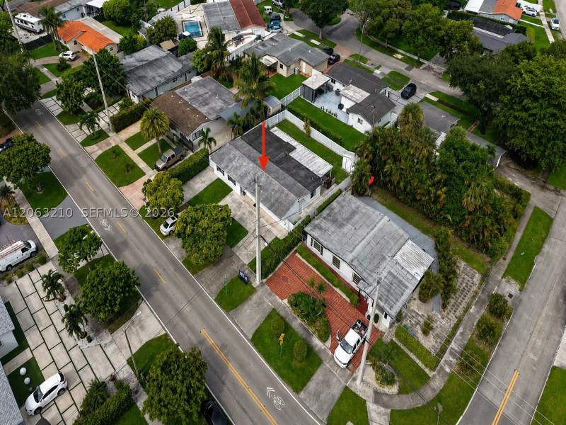 5 bedroom SingleFamilyResidence at 18150 NW 82nd Ave, Palm Springs North Sec N, Hialeah — photo 3