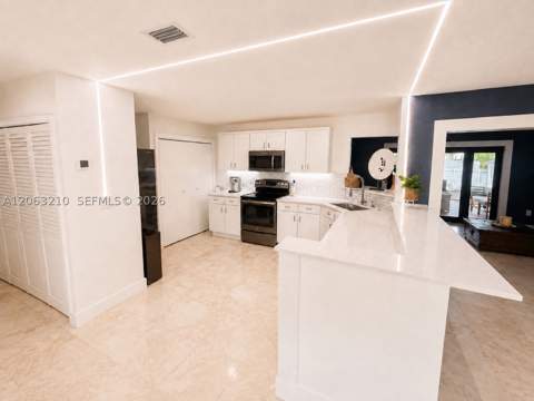 18150 NW 82nd Ave, Hialeah FL - photo 6 of 54