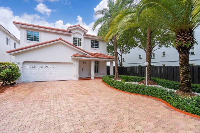 4 bedroom SingleFamilyResidence at 10867 NW 59th St, Doral Isles Antilles 1st, Doral — photo 2