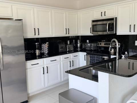 1017 NE 208th St, Miami FL - photo 16 of 39