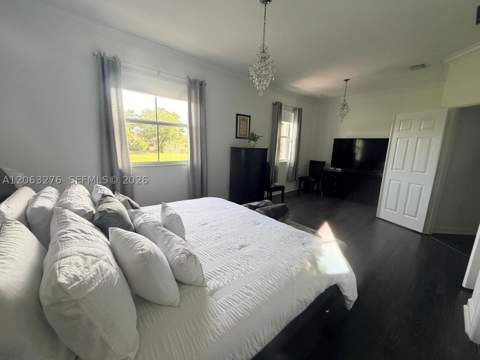 1017 NE 208th St, Miami FL - photo 22 of 39