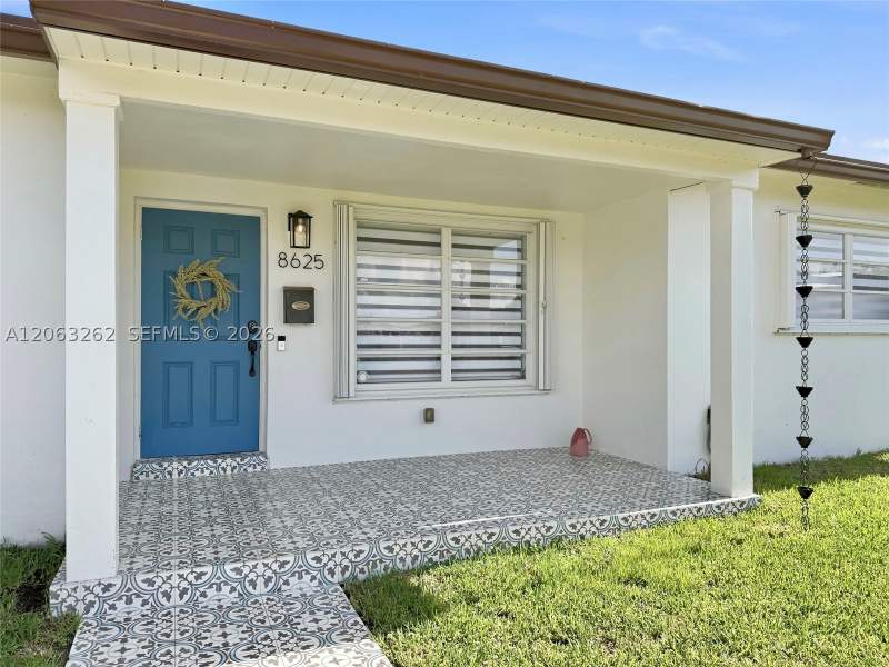 4 bedroom SingleFamilyResidence at 8625 SW 42nd St, Tropical Highlands, Miami — photo 2