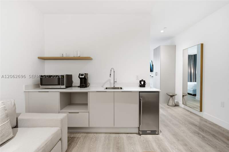 1 bedroom Condominium at 229 SW 9th St 405, City Of Miami South, Miami — photo 2