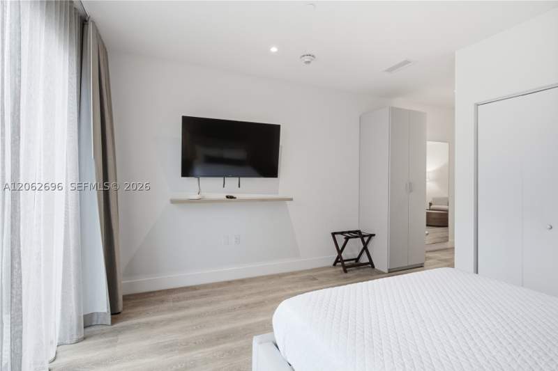 1 bedroom Condominium at 229 SW 9th St 405, City Of Miami South, Miami — photo 4