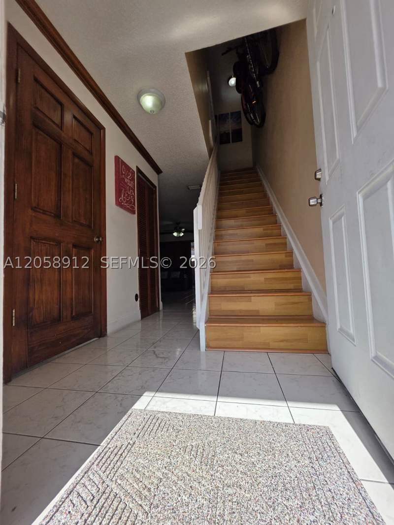 2 bedroom Condominium at 8085 NW 8th St 6, Grace Villas III Condo, Miami — photo 3