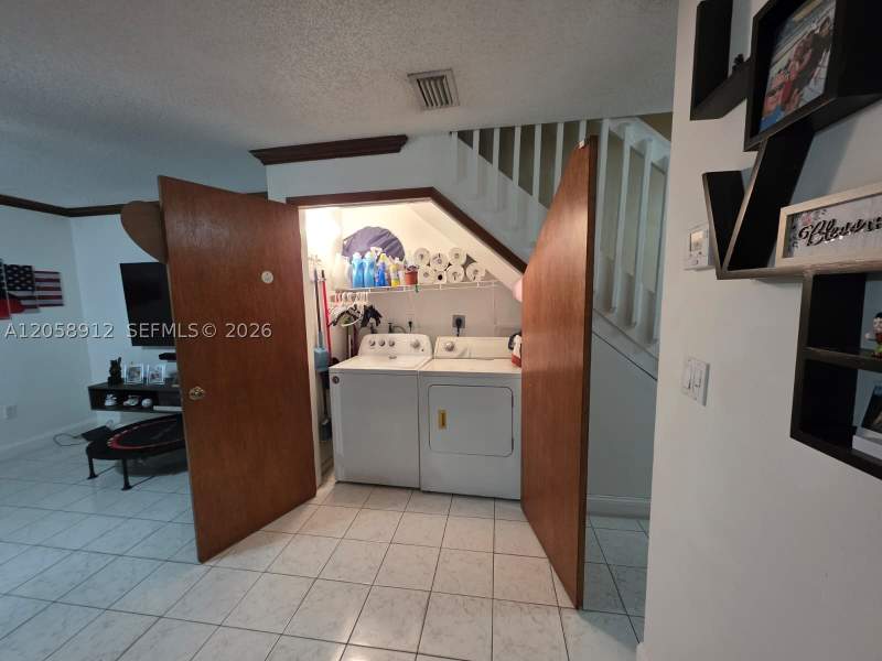 2 bedroom Condominium at 8085 NW 8th St 6, Grace Villas III Condo, Miami — photo 5