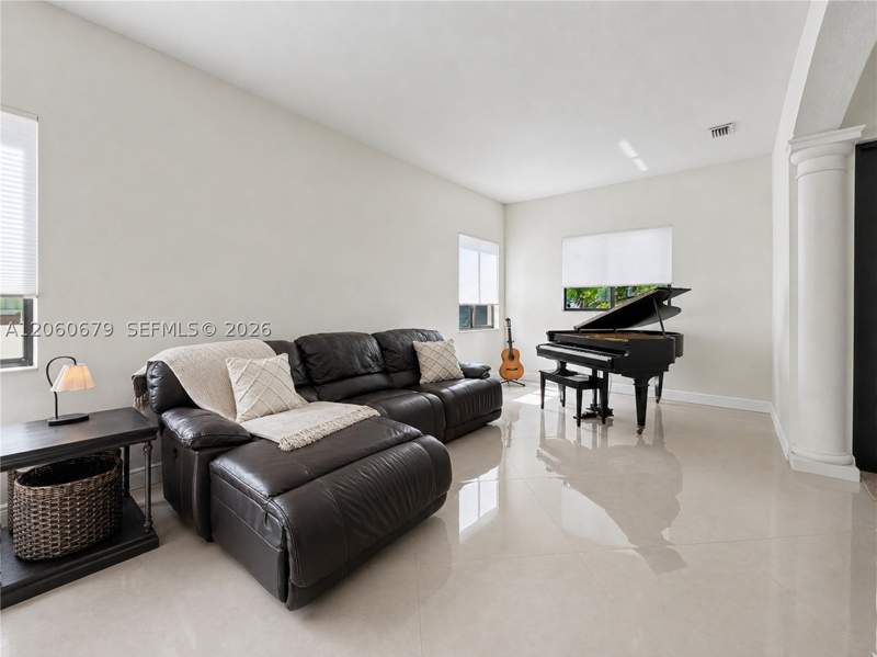 4 bedroom SingleFamilyResidence at 5889 SW 17th St, Tamiami Acres Plan 1, Miami — photo 4