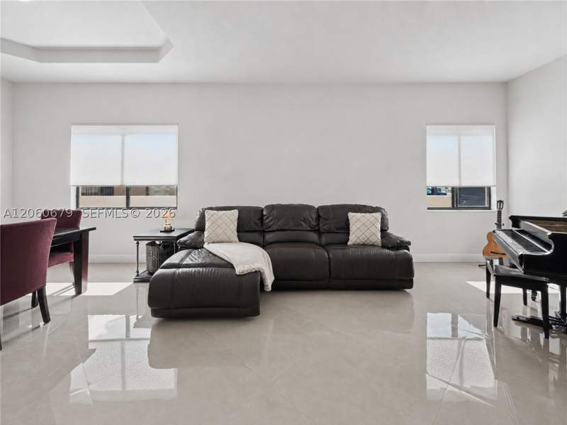 4 bedroom SingleFamilyResidence at 5889 SW 17th St, Tamiami Acres Plan 1, Miami — photo 5