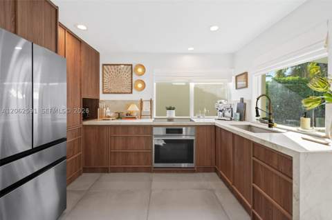 18146 NW 61st Pl, Hialeah FL - photo 13 of 33