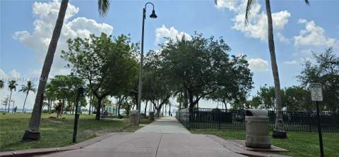 1800 N Bayshore Dr 3808, Miami FL - photo 15 of 21
