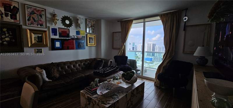 1 bedroom Condominium at 1800 N Bayshore Dr 3808, 1800 Club Condo, Miami — photo 5