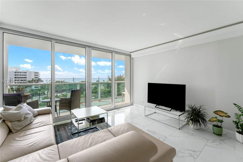 1 bedroom Condominium at 100 Bayview Dr 709, Arlen House East Condo, Sunny Isles Beach — photo 2