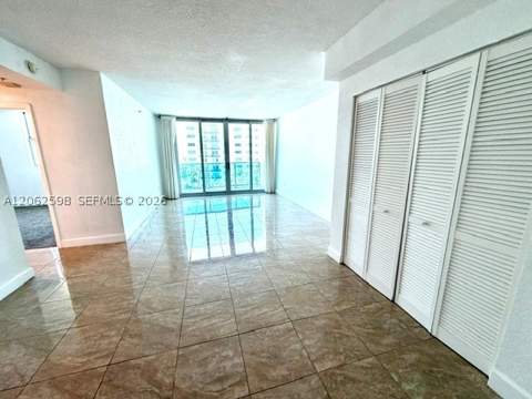 7501 E Treasure Dr 5H, North Bay Village FL - photo 6 of 20