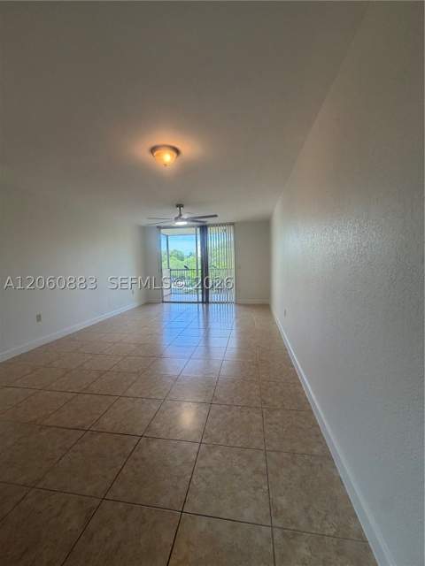 8205 Lake Dr 306, Doral FL - photo 10 of 37