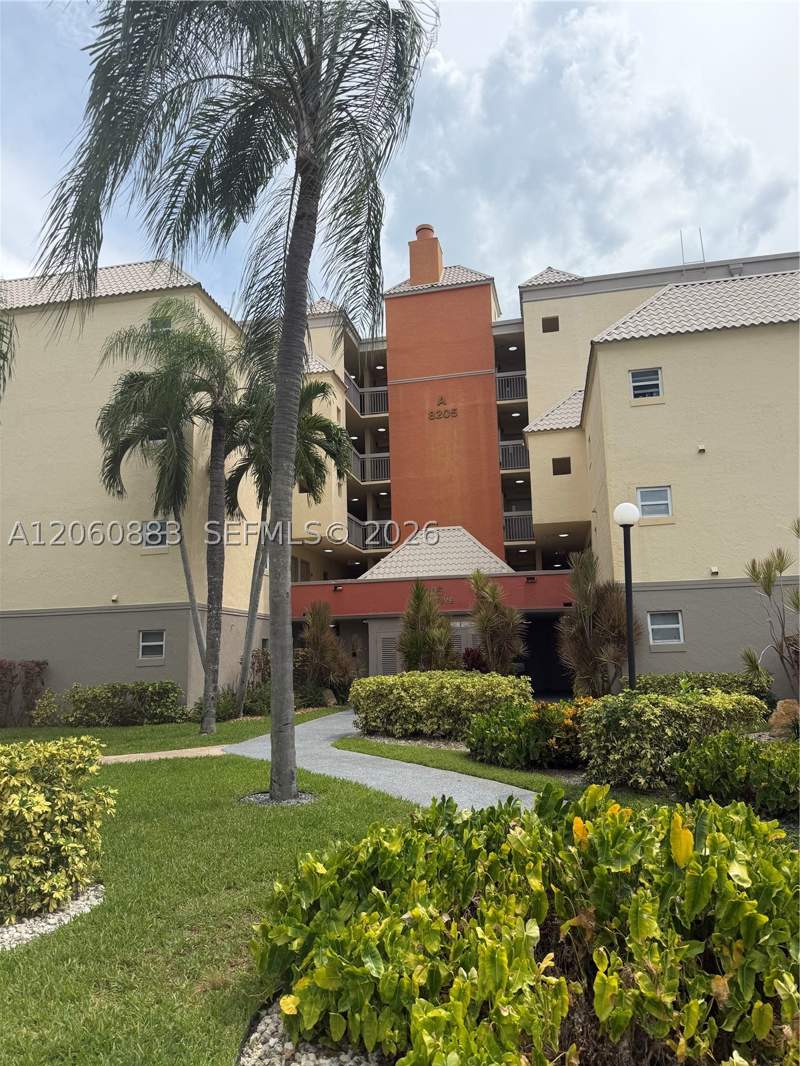2 bedroom Condominium at 8205 Lake Dr 306, Las Vistas At Doral Condo, Doral — photo 3
