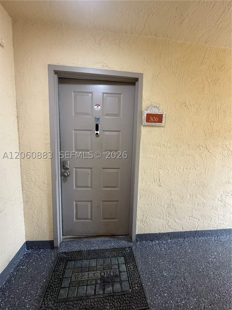 2 bedroom Condominium at 8205 Lake Dr 306, Las Vistas At Doral Condo, Doral — photo 4