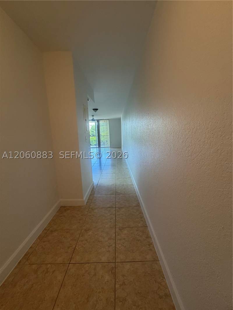 2 bedroom Condominium at 8205 Lake Dr 306, Las Vistas At Doral Condo, Doral — photo 5