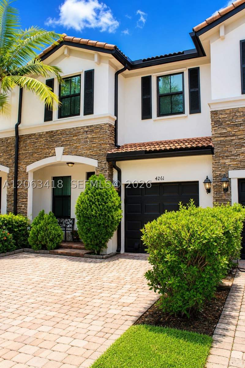 3 bedroom Townhouse at 4261 SW 164th Ct, Interlaken, Miami — photo 2