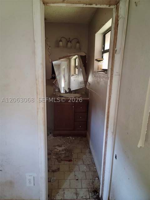 10210 SW 173rd St, Miami FL - photo 9 of 12