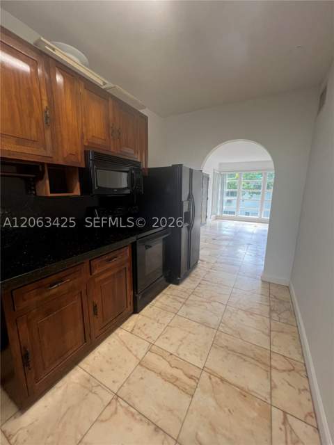 9350 E Bay Harbor Dr 6, Bay Harbor Islands FL - photo 17 of 19