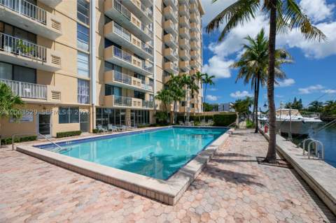 2350 NE 135th St 1503, North Miami FL - photo 10 of 14