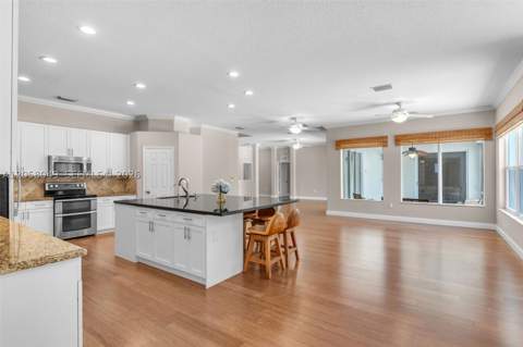 3140 Fairways Dr, Homestead FL - photo 8 of 35