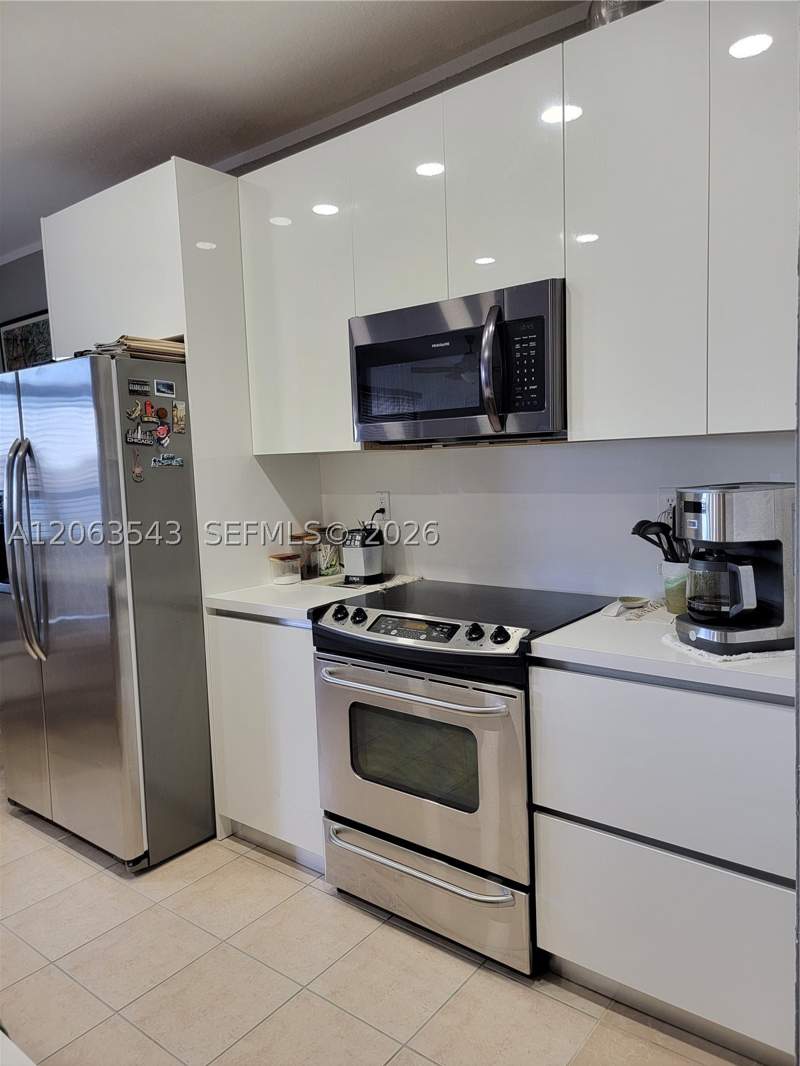 3 bedroom Townhouse at 15375 SW 9th Way, Ab At Tamiami Trail Phase, Miami — photo 4