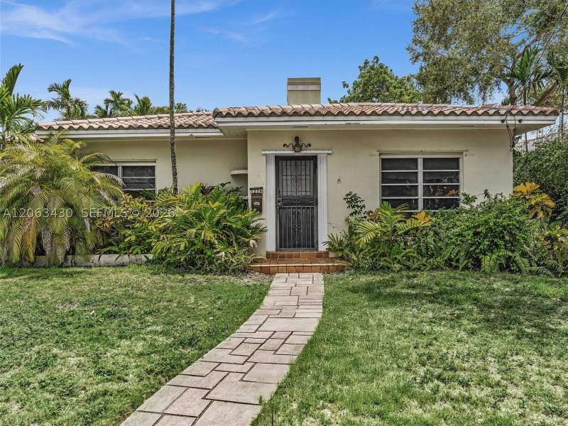 3 bedroom SingleFamilyResidence at 1228 SW 17th St, Brickell Estates, Miami — photo 5