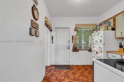 2001 NW 51st St, Miami FL - photo 15 of 38
