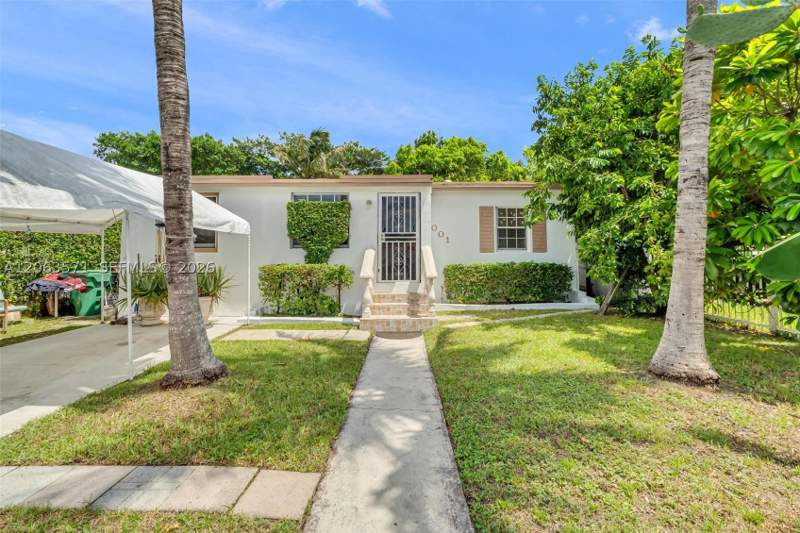 2 bedroom SingleFamilyResidence at 2001 NW 51st St, Floral Pk, Miami — photo 2