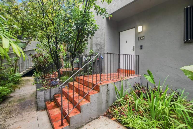 2 bedroom Townhouse at 980 NW N River Drive 30, Snug Harbor, Miami — photo 5