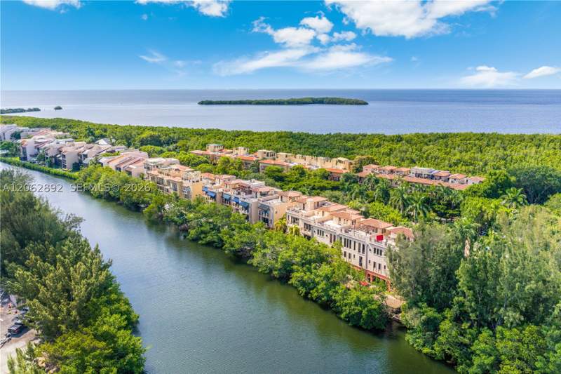 4 bedroom Townhouse at 6234 Paradise Point Drive 6234, Royal Harbour Yacht Club, Palmetto Bay — photo 2
