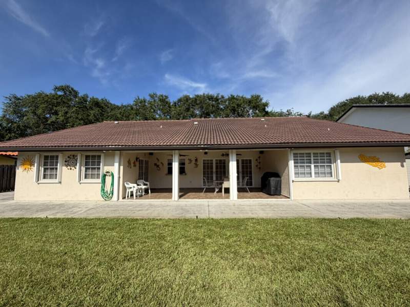 4 bedroom SingleFamilyResidence at 16820 NW 80th Court, Royal Oaks, Hialeah — photo 2