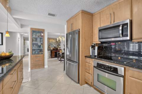 910 NE 205th Street, Miami FL - photo 18 of 43