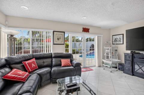 910 NE 205th Street, Miami FL - photo 21 of 43