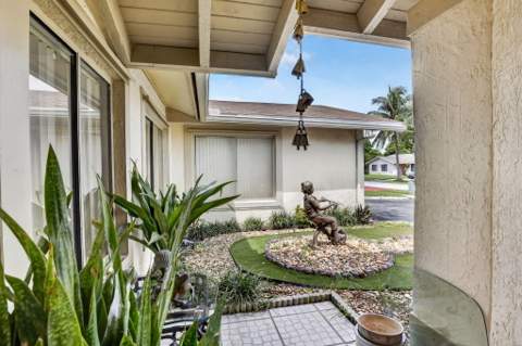 910 NE 205th Street, Miami FL - photo 7 of 43