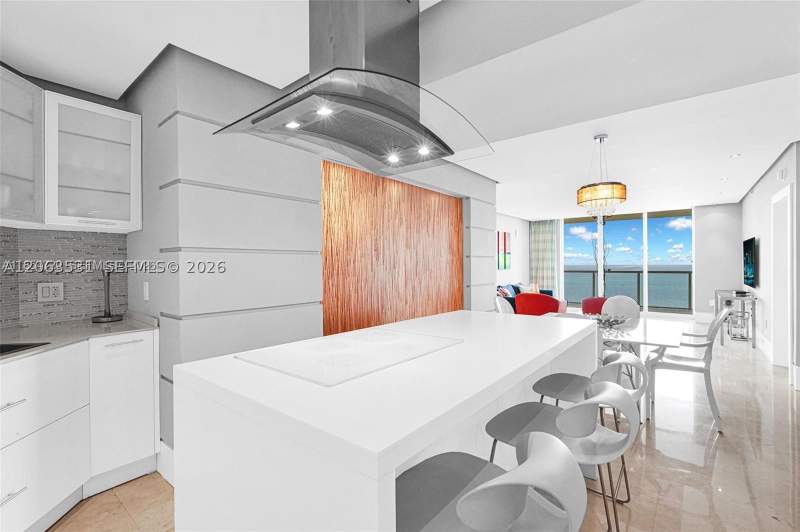 2 bedroom Condominium at 16699 Collins Ave 1103 / 2 Parking 4 Sale, La Perla Condo, Sunny Isles Beach — photo 2