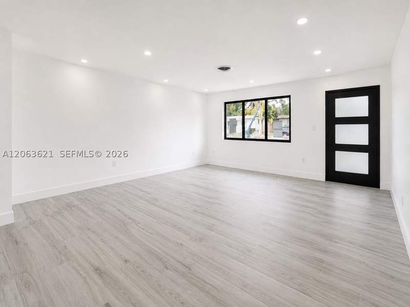 4 bedroom SingleFamilyResidence at 1141 NE 166th St, Unit 1 Monticello Park, North Miami Beach — photo 2