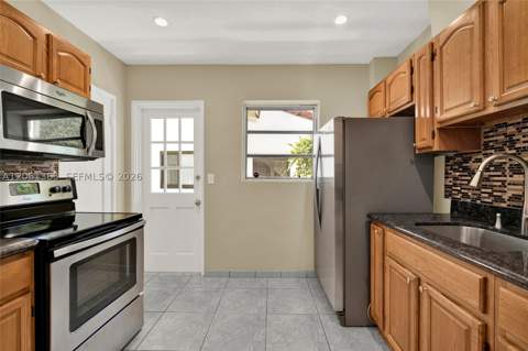 1015 Cortez St, Coral Gables FL - photo 10 of 66