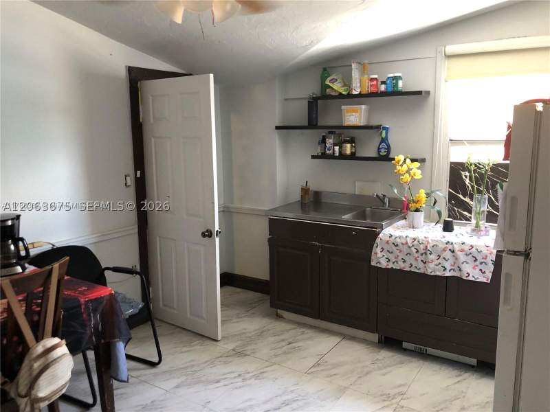 5 bedroom SingleFamilyResidence at 2231 SW 57th Ct, Coral Way Sec C, Miami — photo 4