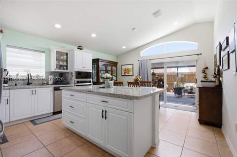 2065 SE 14th St, Homestead FL - photo 10 of 39